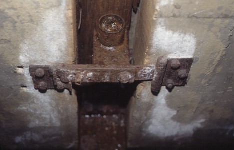 Halterung für Teleskopantenne mit Handkurbel