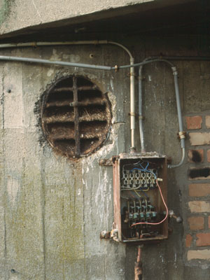 L�ftungsgitter am Eingang