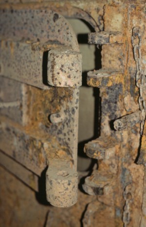 L 411A des FlaZuges Vester Halme, Mannlochverschluß einer Panzertür