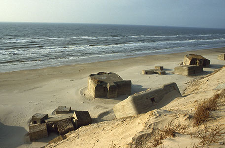 Die abgekippte Sperrbatterie Løkken Nord