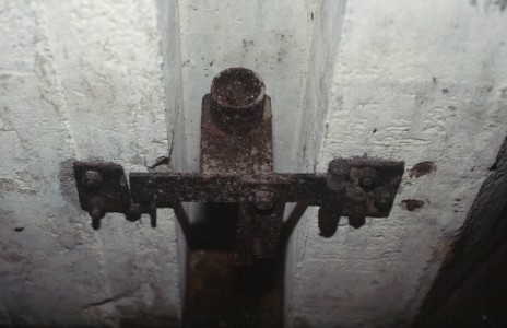 Halterung für Teleskopantenne mit Handkurbel