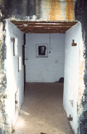 R 118 am westlichen Rand des Flugfeldes Rom - Eingang&nbsp;