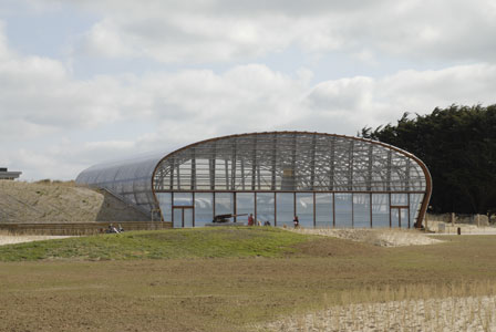 Der neue Hangar vom UTAH-Beach M�morial