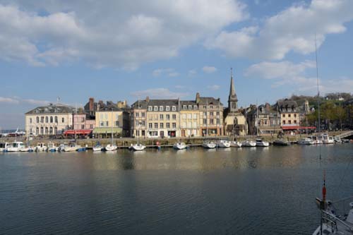 Ostseite des alten Innenhafens von Honfleur