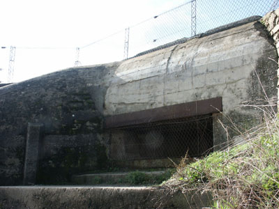 R 667, Scharte mit Abprallschutz