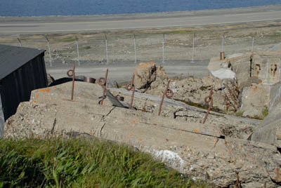 zerst�rter Leitstand am Flugfeld