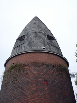 Luftschutzturm der Bauart Winkel im Kölner Norden