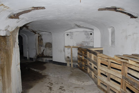 In der Reverskaponniere: Laufstall f�r "ganze M�nner"